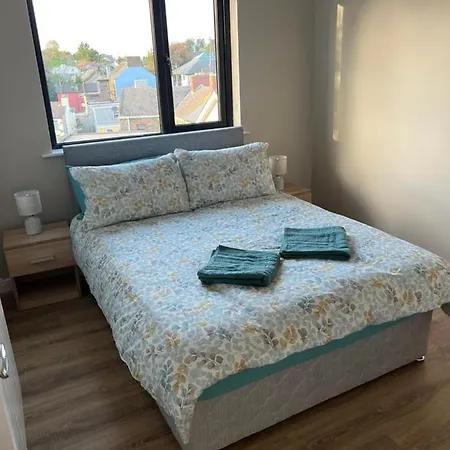Of The Town No.5 Apartmán Cootehill
