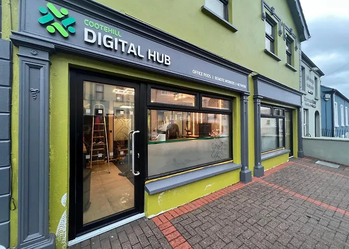 Of The Town No.5 Apartment *